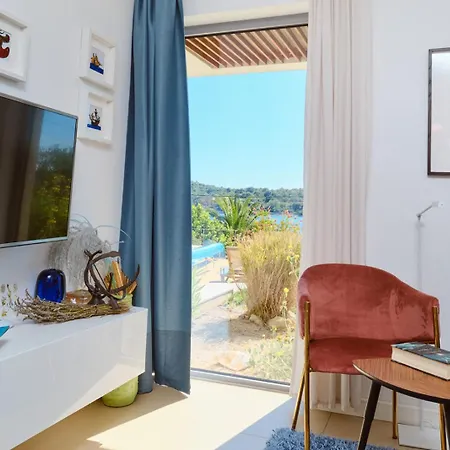 Del Mar Deluxe Apartment